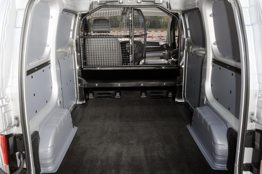  Nissan NV200 2009 года  (фото 46 из 108)